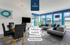 THE PENTHOUSE, Spacious, Stunning Views, Foosball Table, 3 Large Rooms, Central Location, River Front, 1 Min From Tay Bridge, V&A, Train Station, City Centre, Lift Access, Free Parking & WiFi, 2 Mins 